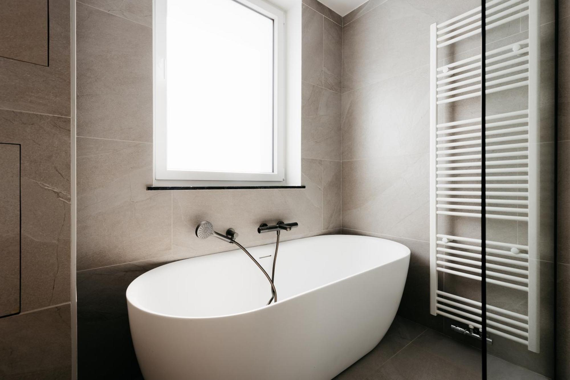 The Edgewater Suites - Park View Namur Esterno foto