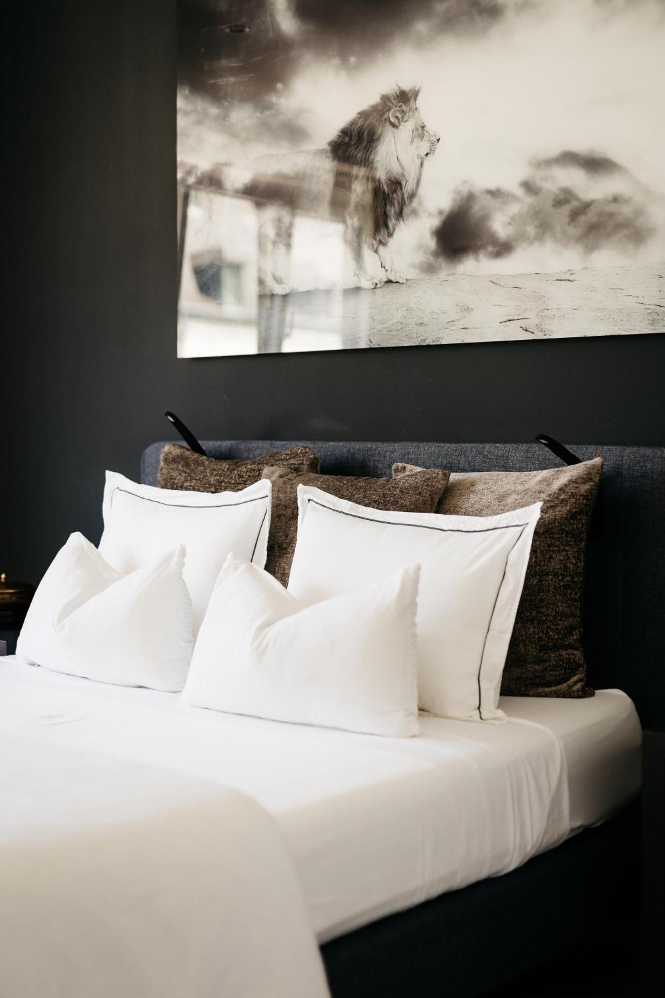 The Edgewater Suites - Park View Namur Esterno foto