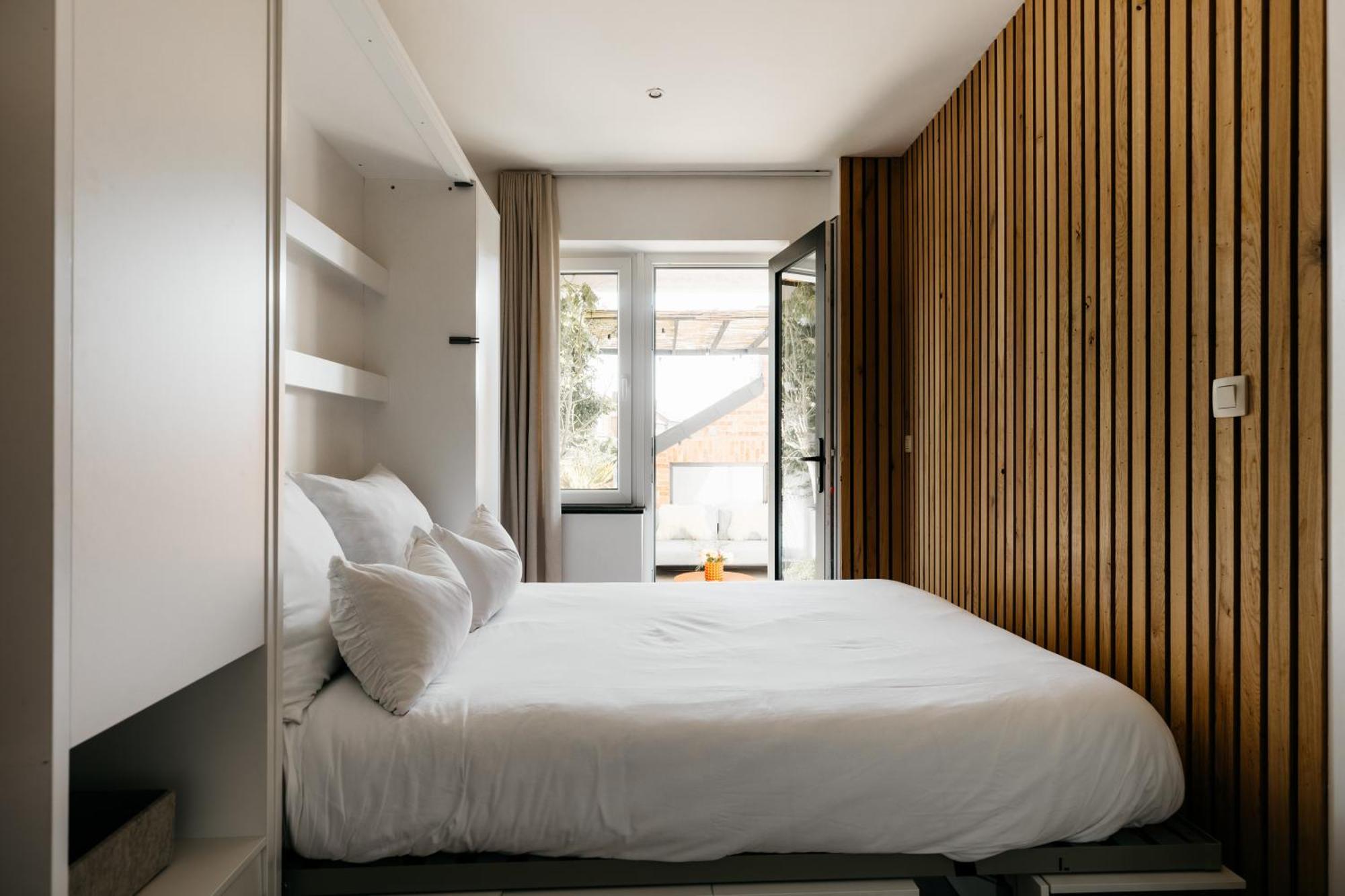 The Edgewater Suites - Park View Namur Esterno foto