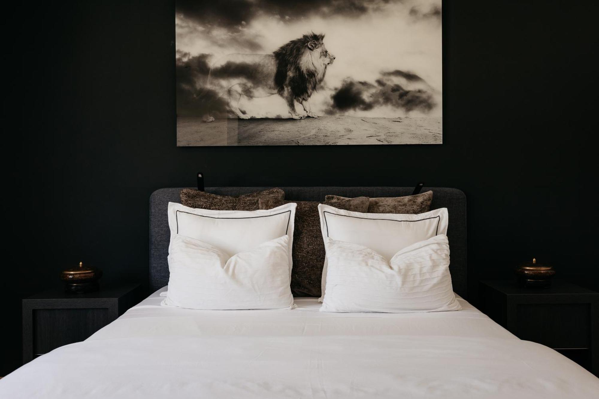 The Edgewater Suites - Park View Namur Esterno foto