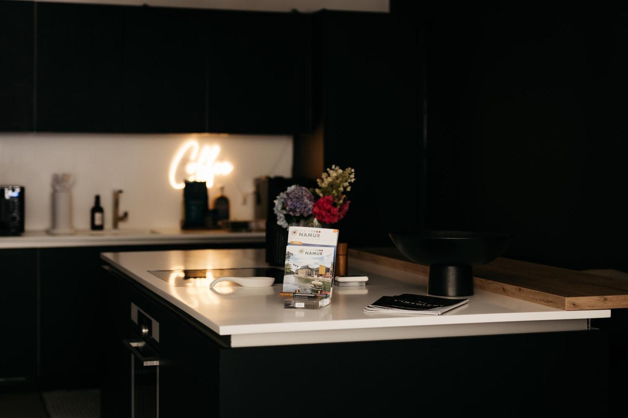 The Edgewater Suites - Park View Namur Esterno foto